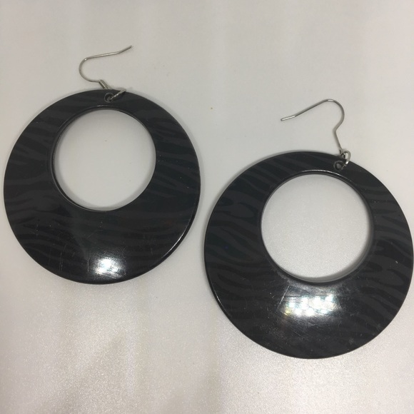 🦓 ANIMAL PRINT EARRINGS - Picture 3 of 3